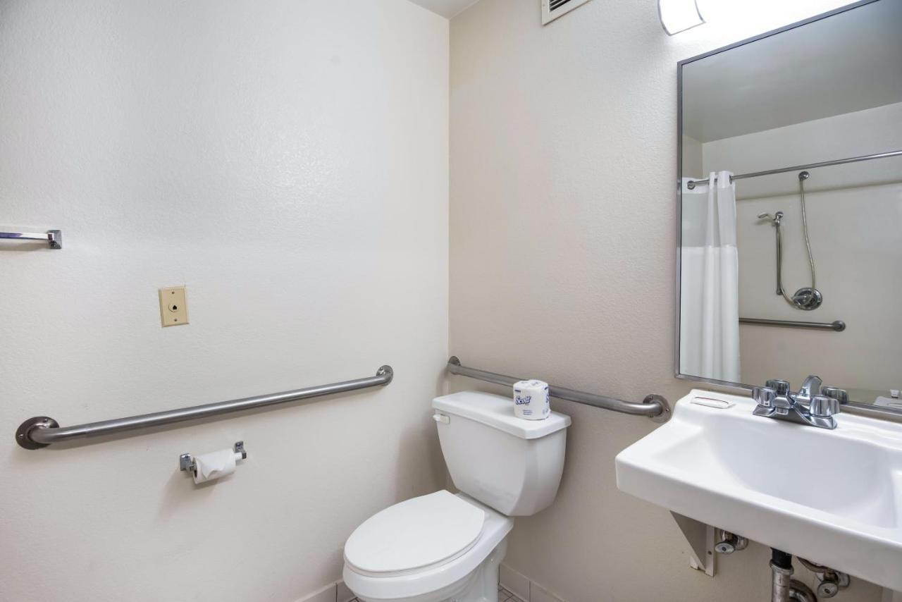 Hometowne Studios By Red Roof Colorado Springs - Airport Exteriör bild