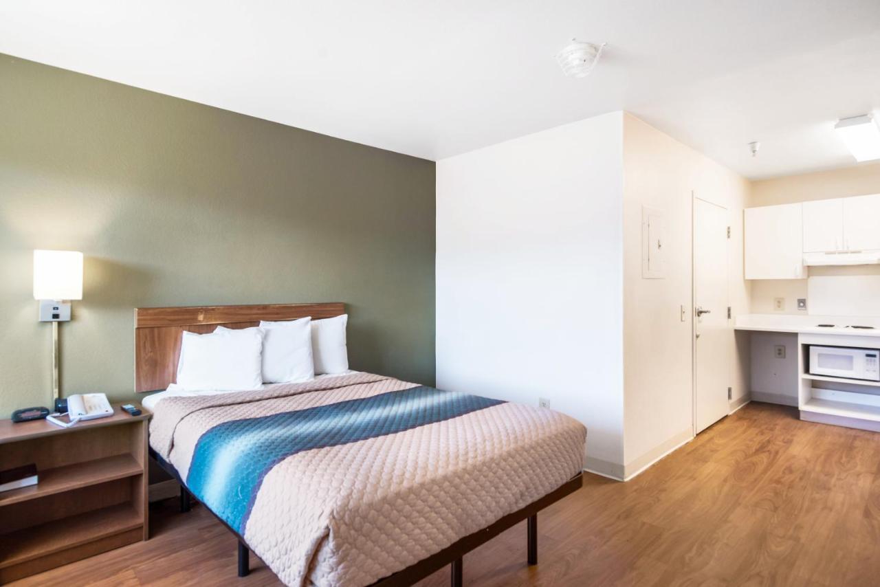 Hometowne Studios By Red Roof Colorado Springs - Airport Exteriör bild