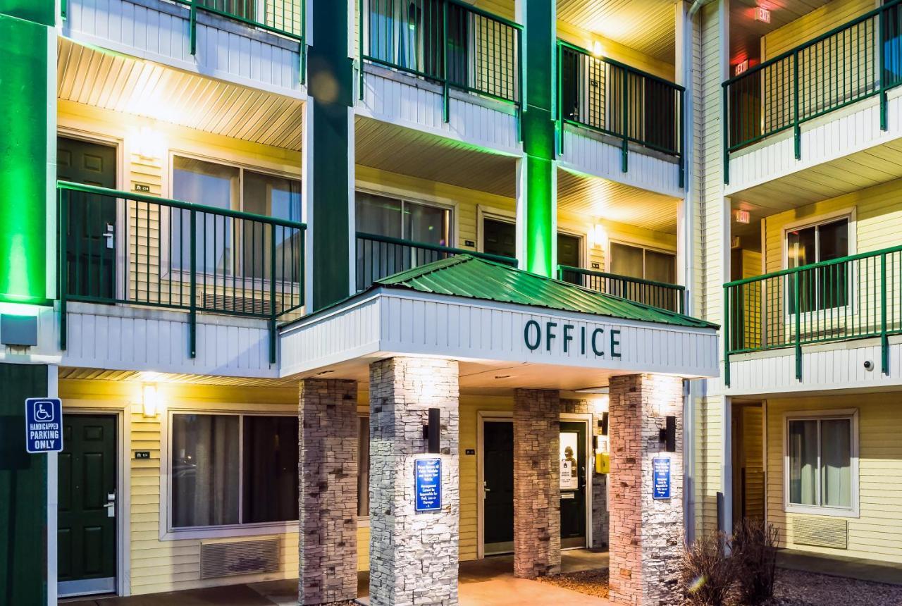 Hometowne Studios By Red Roof Colorado Springs - Airport Exteriör bild